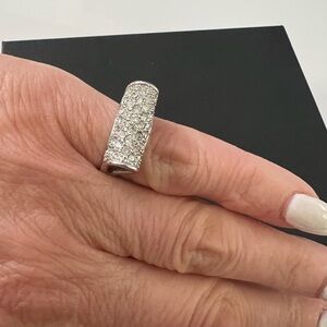 Elegant Silver Crystal Ring